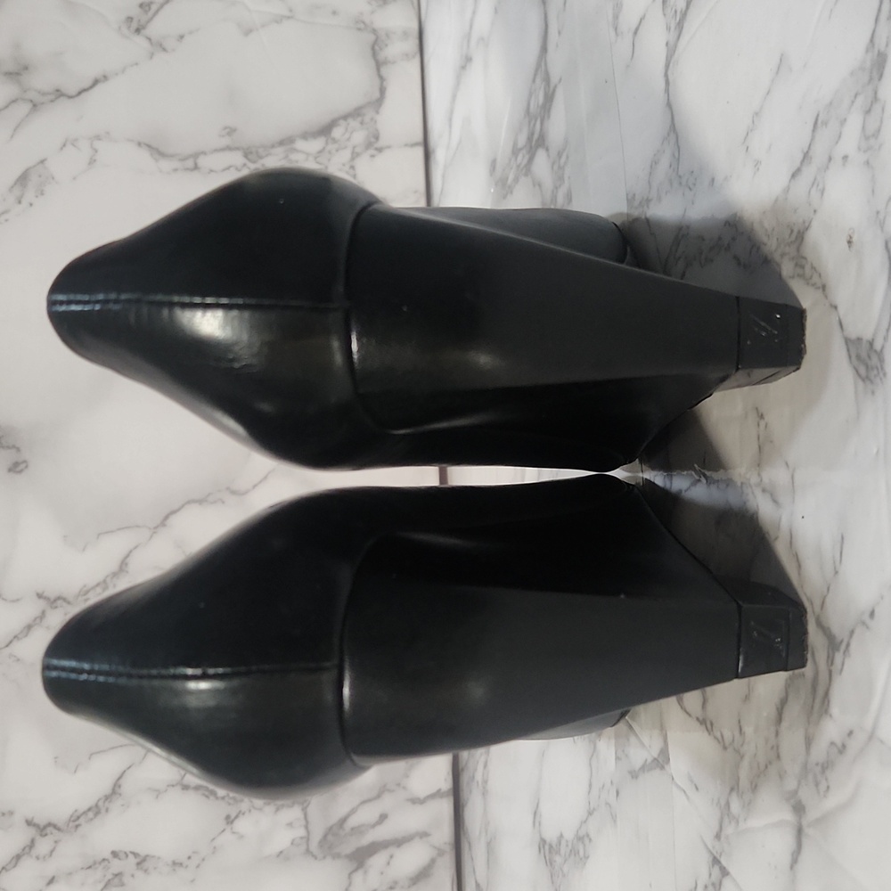 Louis Vuitton Black womens Pumps size italy 37 = us size 7 - Picture 3 of 11
